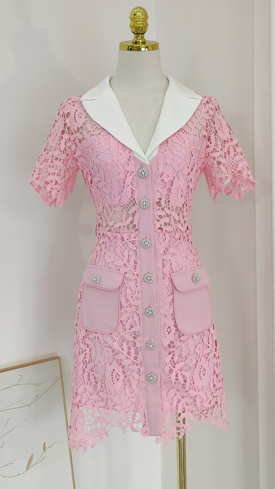 Casual Dresses 2023 Spring Autumn High-end custom Lace Short Dresses for Women Sweet Pink Hollow out Pearl Single-breasted Cardigan Dress Pocket Vesttidos, Same as picture
Casual Dresses 2023 Spring Autumn High-end custom Lace Short Dresses for Women Sweet Pink Hollow out Pearl Single-breasted Cardigan Dress Pocket Vesttidos, Same as picture
