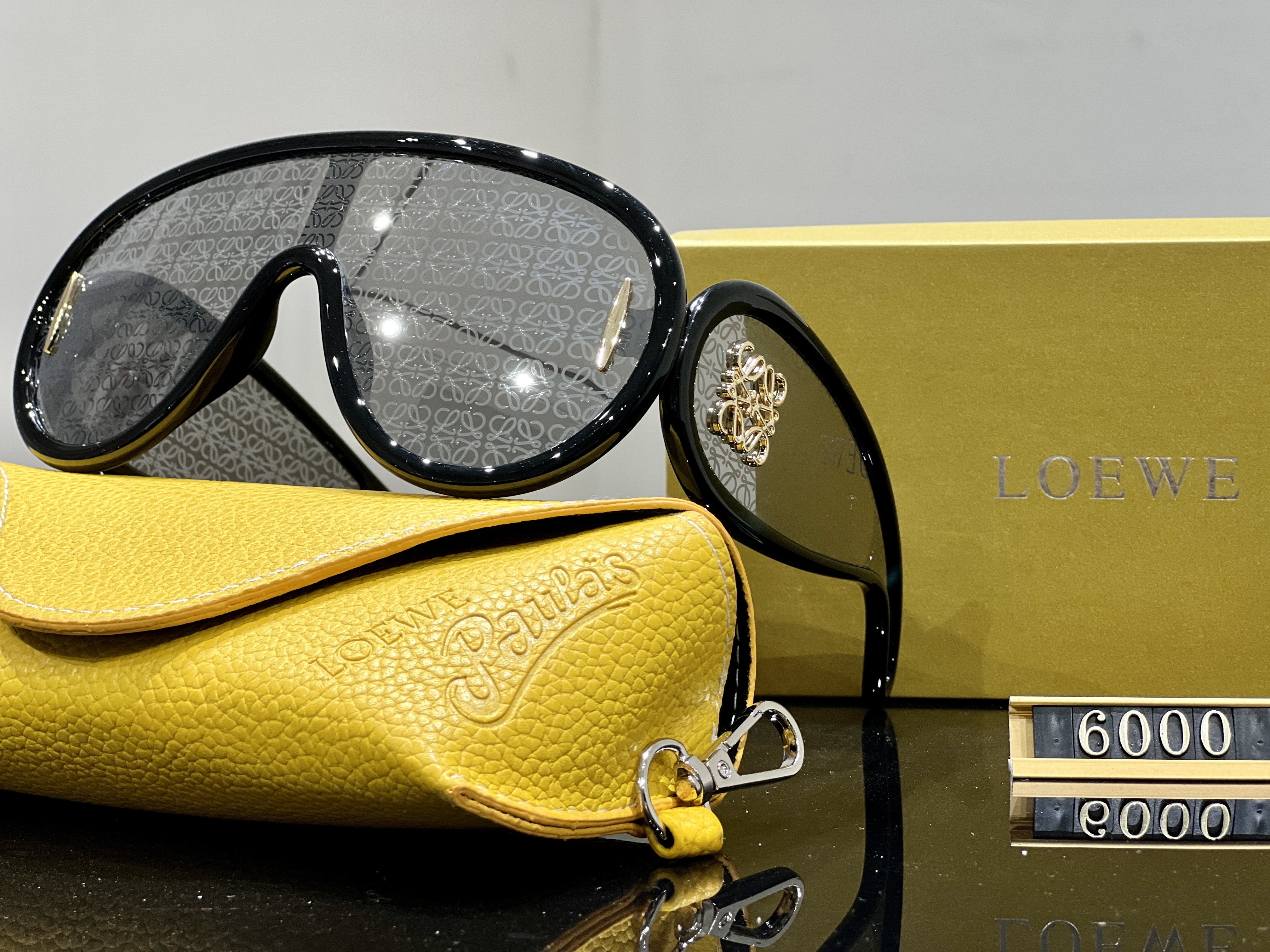 New luxury Oval sunglasses for men designer summer shades polarized eyeglasses black vintage oversized sun glasses of women male sunglass
New luxury Oval sunglasses for men designer summer shades polarized eyeglasses black vintage oversized sun glasses of women male sunglass