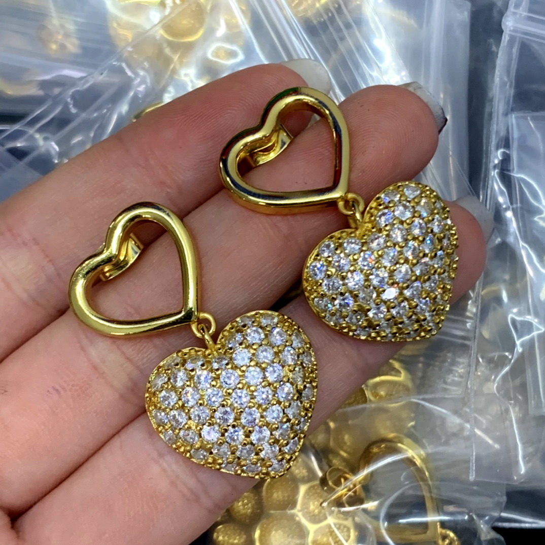 New designed TRIOMPHE Arch GOLD FULL DIAMONDS PEADANT EARRINGS IN BRASS WOMEN EAR STUDS Designer Jewelry CE LINE901188
New designed TRIOMPHE Arch GOLD FULL DIAMONDS PEADANT EARRINGS IN BRASS WOMEN EAR STUDS Designer Jewelry CE LINE901188