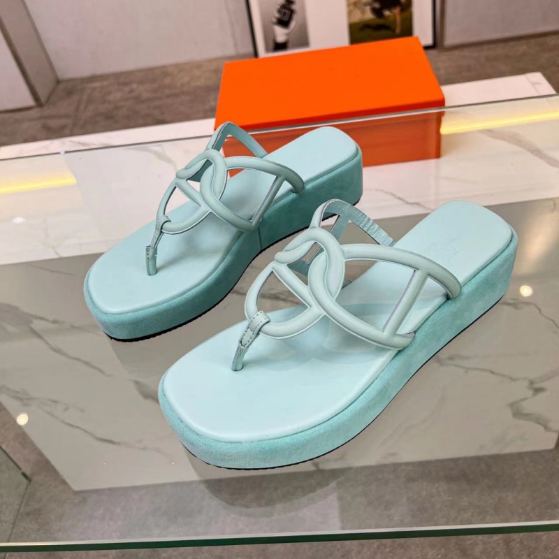 Famous brand Beach slippers Classic Flat heel Summer Designer Fashion flops leather lady Slides women shoes Hotel Bath Ladies sexy Sandals Size 35-42
Famous brand Beach slippers Classic Flat heel Summer Designer Fashion flops leather lady Slides women shoes Hotel Bath Ladies sexy Sandals Size 35-42
