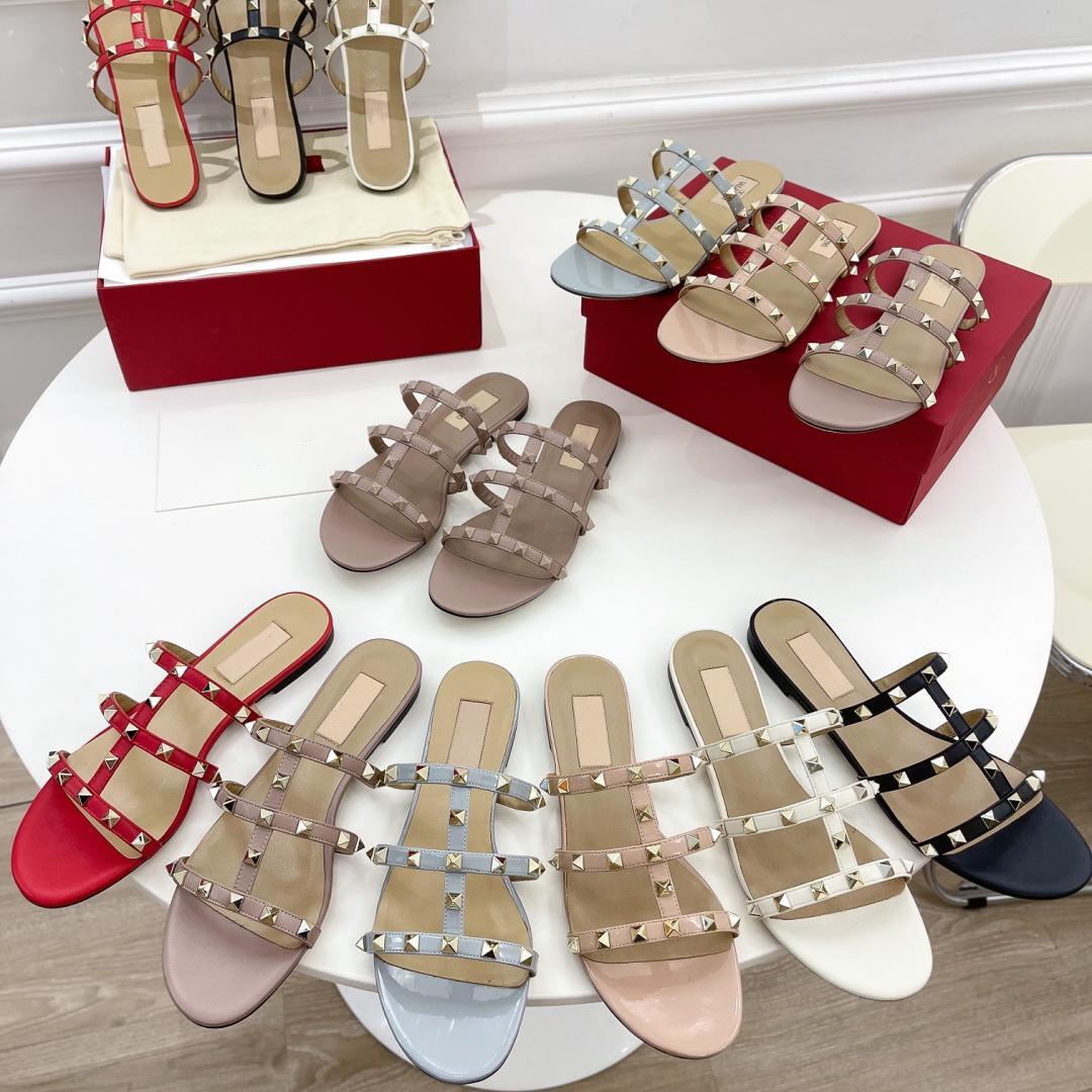 2023 Designer Women Sandals Hollow out logo Flat Slippers Sandal rivet Girl Shoes Platform Slides Lady casual Flip Flops 35
2023 Designer Women Sandals Hollow out logo Flat Slippers Sandal rivet Girl Shoes Platform Slides Lady casual Flip Flops 35