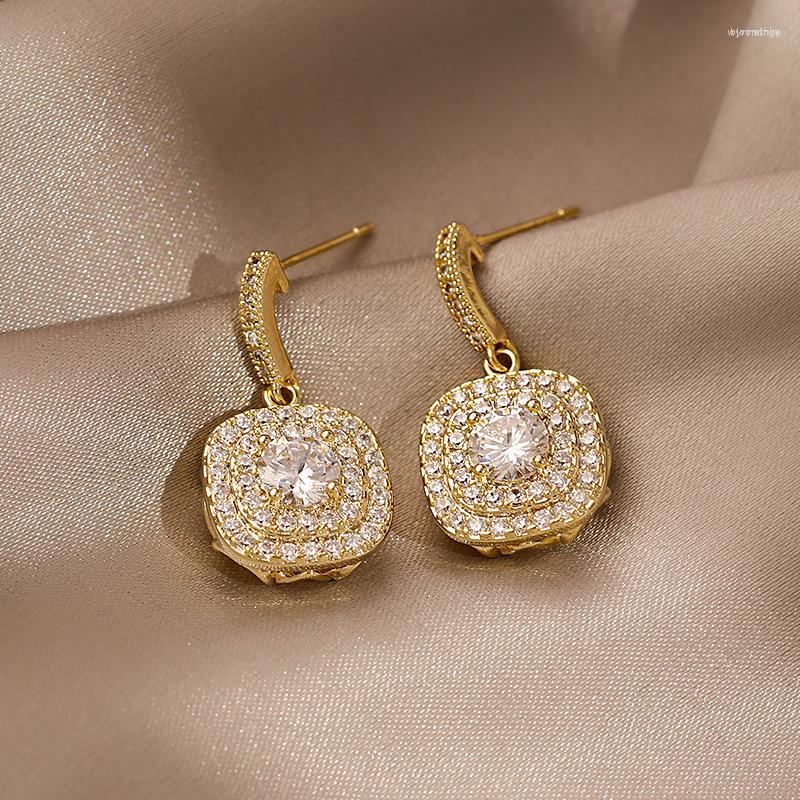 Stud Earrings Fashion Simple Gold Plated Exquisite Zircon Geometric Charm Women's Bridal Wedding Party Jewelry Birthday Gift
Stud Earrings Fashion Simple Gold Plated Exquisite Zircon Geometric Charm Women's Bridal Wedding Party Jewelry Birthday Gift