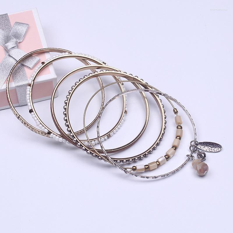 Bangle 6Pcs/set Euramerican Iron Bracelets CCB Beaded Multi-layer Alloy Bracelet Copper Electroplated Vintage Silver Gold MAEA9 Raym22
Bangle 6Pcs/set Euramerican Iron Bracelets CCB Beaded Multi-layer Alloy Bracelet Copper Electroplated Vintage Silver Gold MAEA9 Raym22
