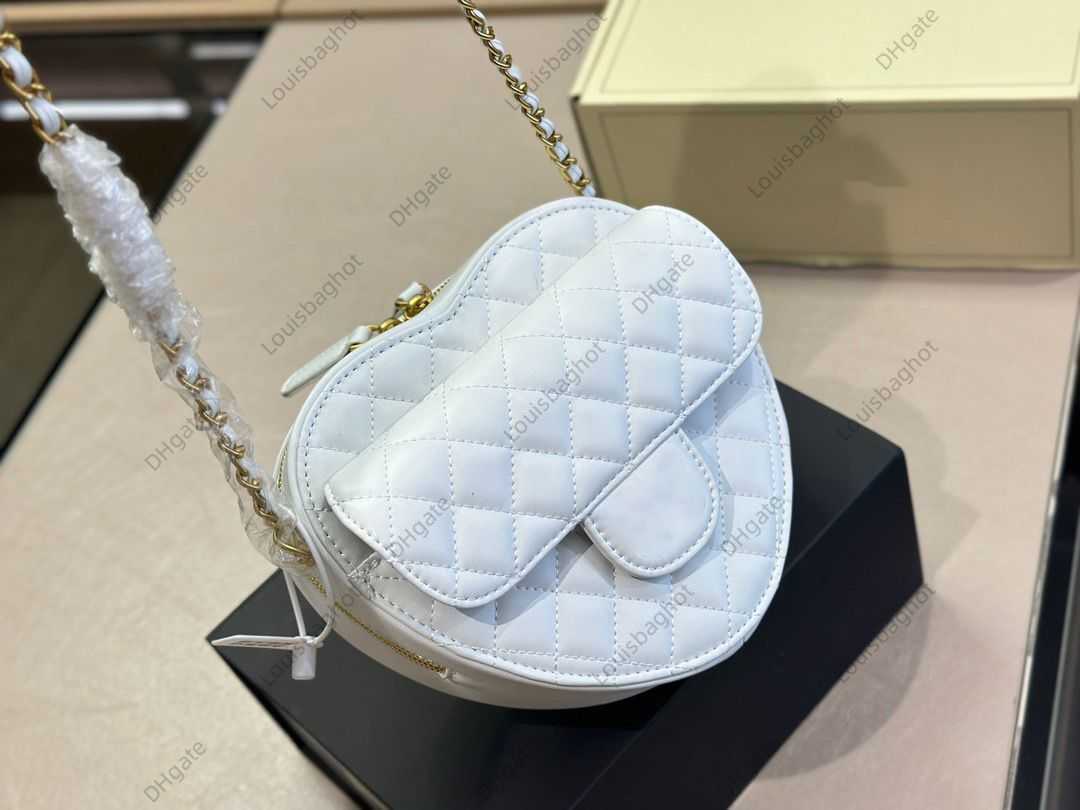 Brand Bag Heart Bag Quality Cc Bag Mini Shoulder Bag Women Pure Vintage Hardware Cloudy Mini Bag Real Leather Fashion Five Colors
Brand Bag Heart Bag Quality Cc Bag Mini Shoulder Bag Women Pure Vintage Hardware Cloudy Mini Bag Real Leather Fashion Five Colors