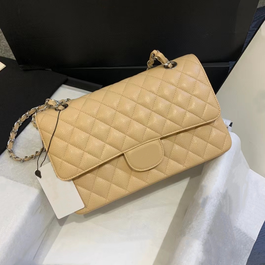 1112 Classic women's crossbody bag High-end custom quality shoulder bag Top handmade leather with top leather steel hardware accessories very practical
1112 Classic women's crossbody bag High-end custom quality shoulder bag Top handmade leather with top leather steel hardware accessories very practical
