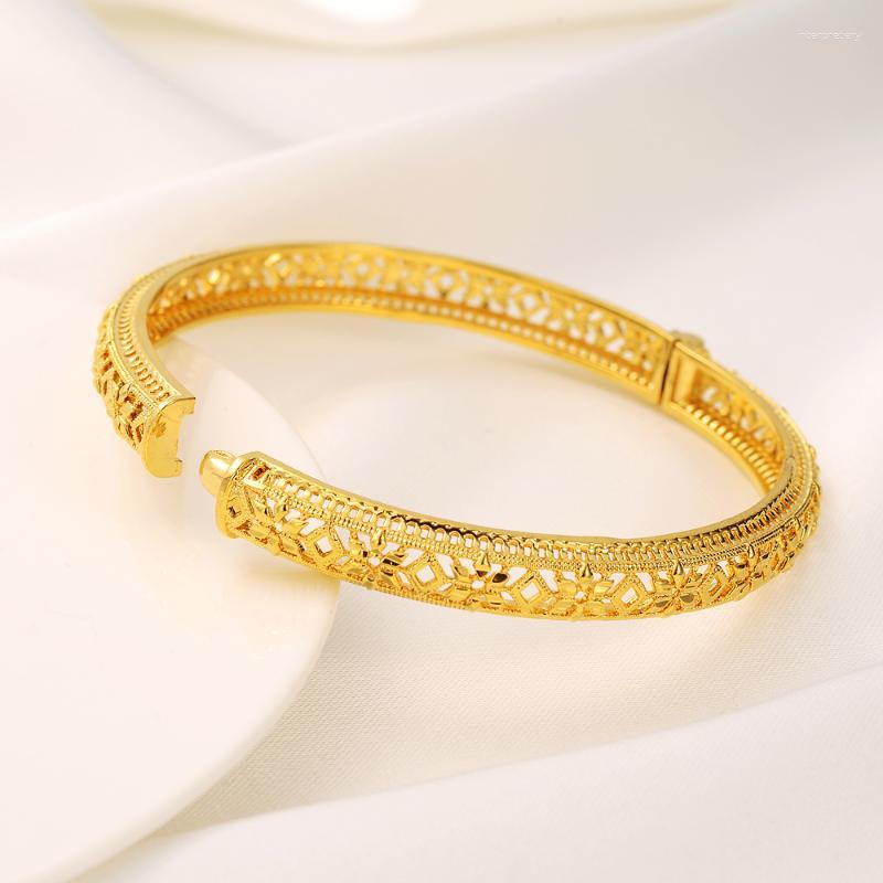 Bangle Dubai Gold Bangles Wedding Bracelet Women African Morocco Famous Charm Brand Ethiopian Finger Hawaiian Bridal Jewelry Melv22
Bangle Dubai Gold Bangles Wedding Bracelet Women African Morocco Famous Charm Brand Ethiopian Finger Hawaiian Bridal Jewelry Melv22