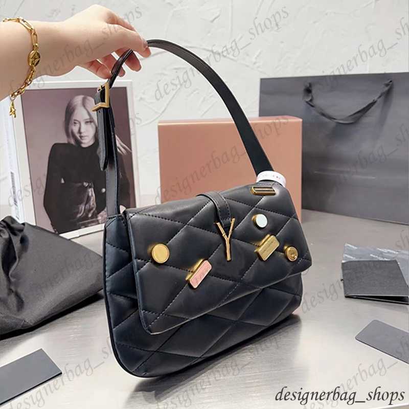 Summer essential underarm bag women's fashion shoulder bag exquisite leather handbag adjustable shoulder strap can gift box packaging 230510, Black
Summer essential underarm bag women's fashion shoulder bag exquisite leather handbag adjustable shoulder strap can gift box packaging 230510, Black