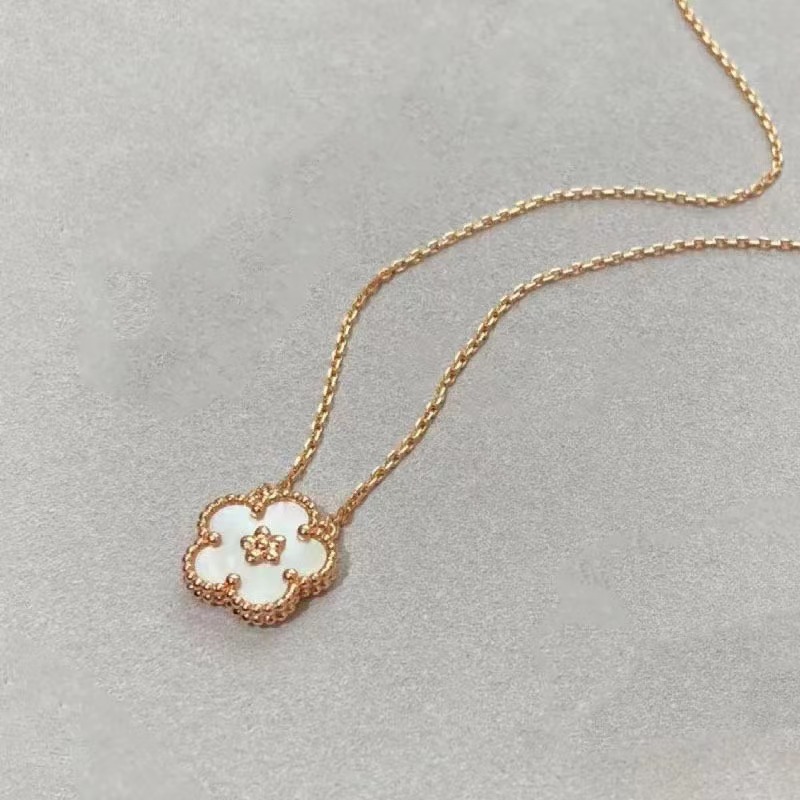 Four leaf clover necklace womens gold pendant for women letter titanium steel jewelry girl best wedding gifts for parties gold chain designer jewelry iced out chains
Four leaf clover necklace womens gold pendant for women letter titanium steel jewelry girl best wedding gifts for parties gold chain designer jewelry iced out chains
