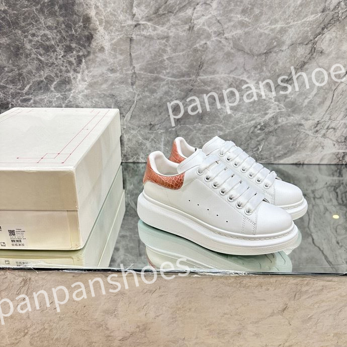 Luxury Designer Sneakers Casual shoe Leather Lace Up Men Fashion Platform White Black mens womens Espadrilles Sports Trainer, 11
Luxury Designer Sneakers Casual shoe Leather Lace Up Men Fashion Platform White Black mens womens Espadrilles Sports Trainer, 11