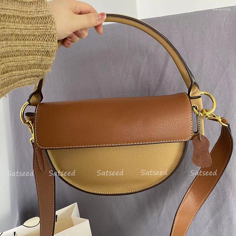 Evening Bags Luxury Designer Handbag Women's Fashion Simple Color Contrast Shoulder Crossbody 2023 Casual Versatile Commuter, Brown beige
Evening Bags Luxury Designer Handbag Women's Fashion Simple Color Contrast Shoulder Crossbody 2023 Casual Versatile Commuter, Brown beige