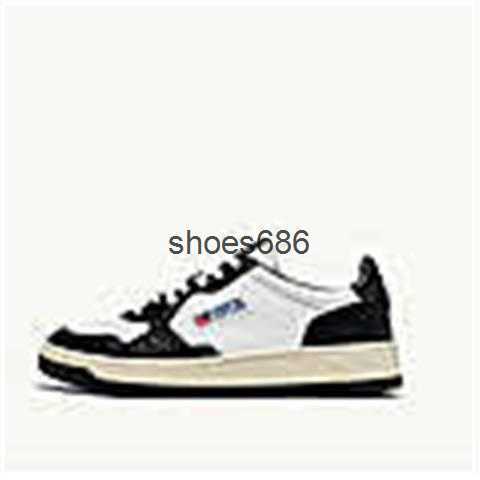 Autries board shoes women's sports small white shoes women's black and white color matching casual shoes men's insets Korean version men's shoes lace up on the street
Autries board shoes women's sports small white shoes women's black and white color matching casual shoes men's insets Korean version men's shoes lace up on the street
