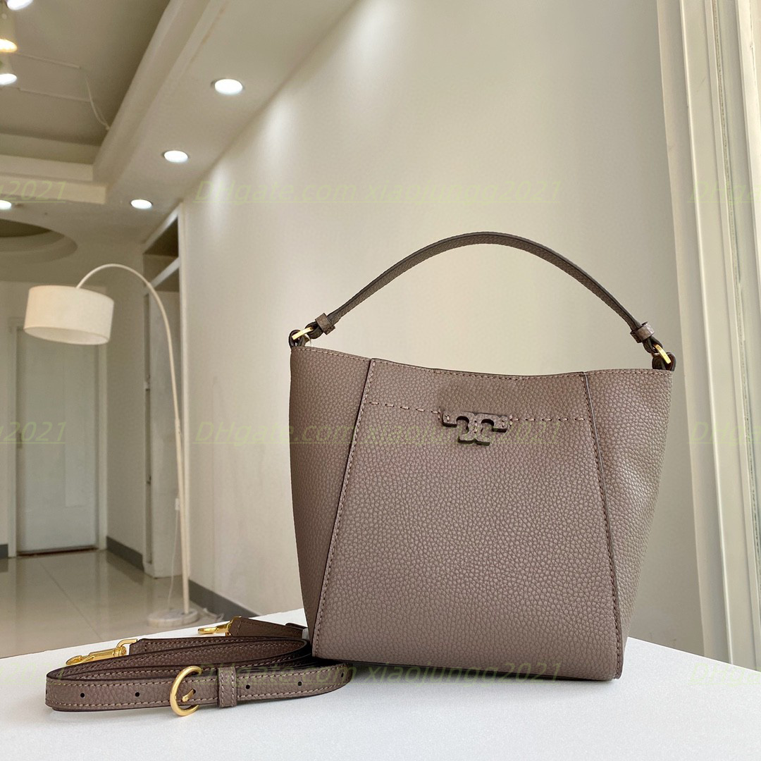 Tote Designer Bag Bags Litchi Leather Shopper Bags Cow Leather Versatile Shoulder Bag Luxury Crossbody Women Bucket Bag Plain Interior Slot Pocket Bag, Grey
Tote Designer Bag Bags Litchi Leather Shopper Bags Cow Leather Versatile Shoulder Bag Luxury Crossbody Women Bucket Bag Plain Interior Slot Pocket Bag, Grey