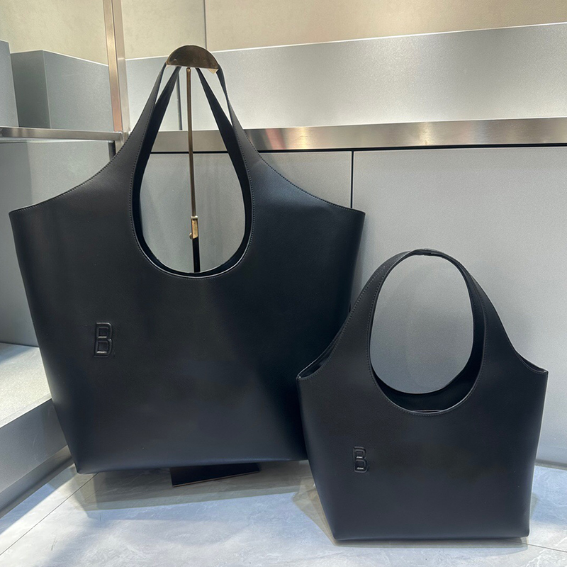 23 New Tote Bag Mary Kate Embossed Cowhide Leather Totes Shopping Bag Handbag Women's Shoulder Bag Large and Small Black Barrel bag Unisex style, Small 23.9 x 23.9 x 10.9cm
23 New Tote Bag Mary Kate Embossed Cowhide Leather Totes Shopping Bag Handbag Women's Shoulder Bag Large and Small Black Barrel bag Unisex style, Small 23.9 x 23.9 x 10.9cm