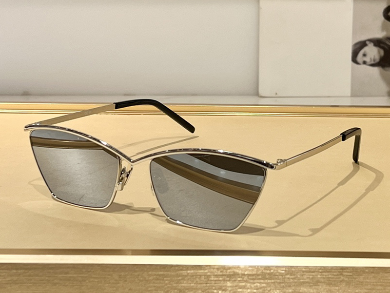 Sunglasses For Men Women Summer 637 Designers Style Anti-Ultraviolet Retro Plate Full Frame Glasses Random Box
Sunglasses For Men Women Summer 637 Designers Style Anti-Ultraviolet Retro Plate Full Frame Glasses Random Box