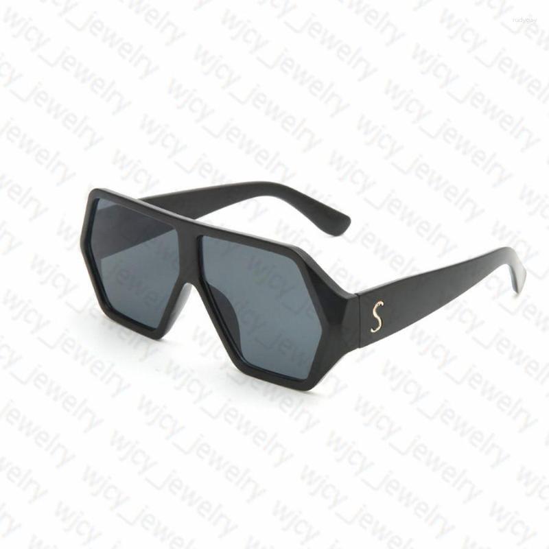 Sunglasses Designer Fashion Glasses Polygonal Full Frame Letter Elegant Design For Man Woman 4 Color Good Quality
Sunglasses Designer Fashion Glasses Polygonal Full Frame Letter Elegant Design For Man Woman 4 Color Good Quality