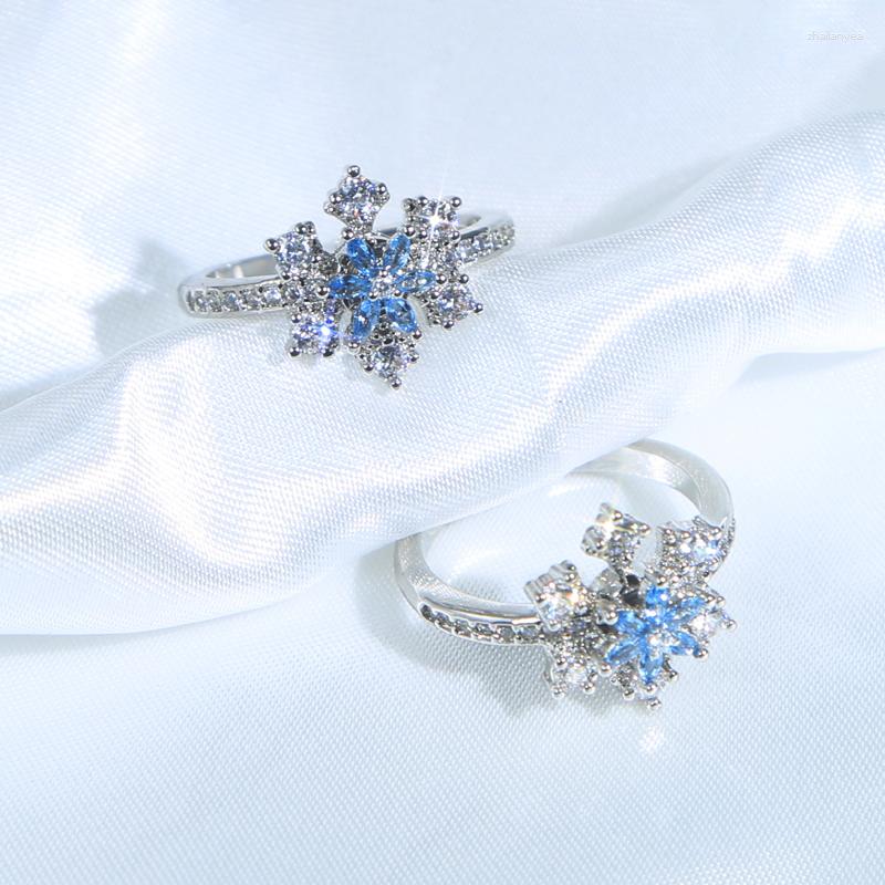 Wedding Rings High Quality Women Jewelry Micro Pave White Light Blue Cubic Zirconia CZ Snowflake Spinning Rotation Finger Ring Drop Ship
Wedding Rings High Quality Women Jewelry Micro Pave White Light Blue Cubic Zirconia CZ Snowflake Spinning Rotation Finger Ring Drop Ship