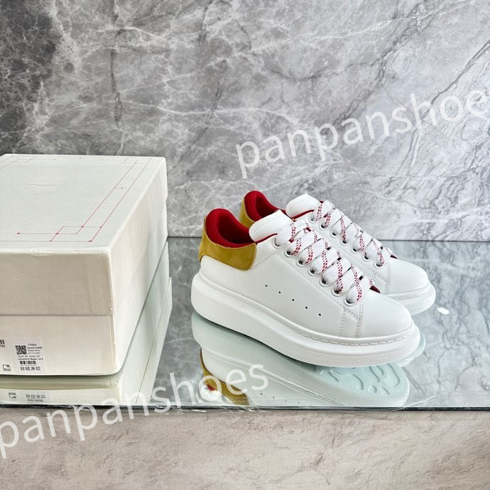 Hot Luxurys Designer sneaker shoe women Casual shoes mens leather white platforms with black outdoor sneakers size 35-46, 10
Hot Luxurys Designer sneaker shoe women Casual shoes mens leather white platforms with black outdoor sneakers size 35-46, 10