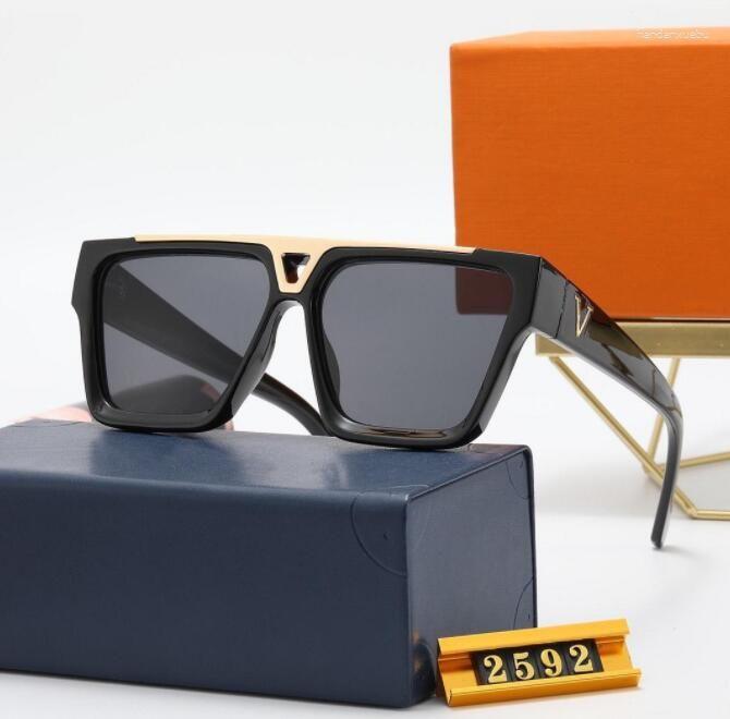 Sunglasses Designer Summer Fashion Beach For Women Men Full Frame Letter Rectangle Design High Quality Glasses
Sunglasses Designer Summer Fashion Beach For Women Men Full Frame Letter Rectangle Design High Quality Glasses