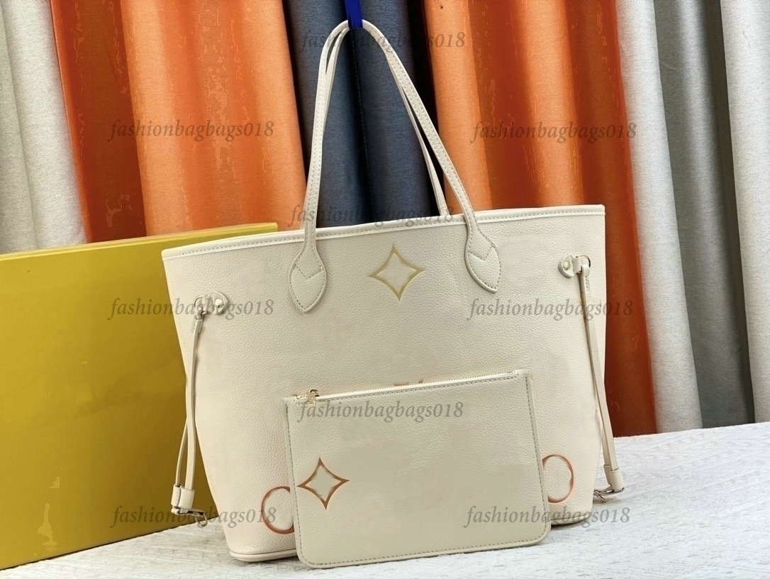 Women's Designer Tote Gradient Blue Neutral Begie Never MM FULL Shopping Bag with Removable zipped pouch M46516 M46514 Functional carryall Bag
Women's Designer Tote Gradient Blue Neutral Begie Never MM FULL Shopping Bag with Removable zipped pouch M46516 M46514 Functional carryall Bag
