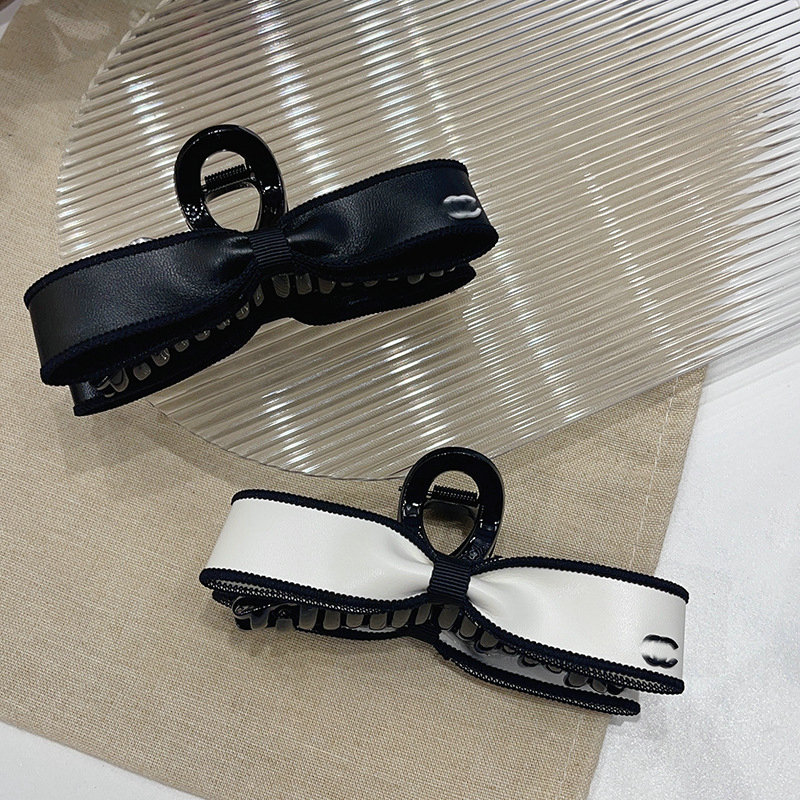 Bow Women Hair Claw Clamps Black White Designer Jewelry Hair Crab Cross Hair Clips Fashion Girl's Daily Hair Accessories Gifts
Bow Women Hair Claw Clamps Black White Designer Jewelry Hair Crab Cross Hair Clips Fashion Girl's Daily Hair Accessories Gifts