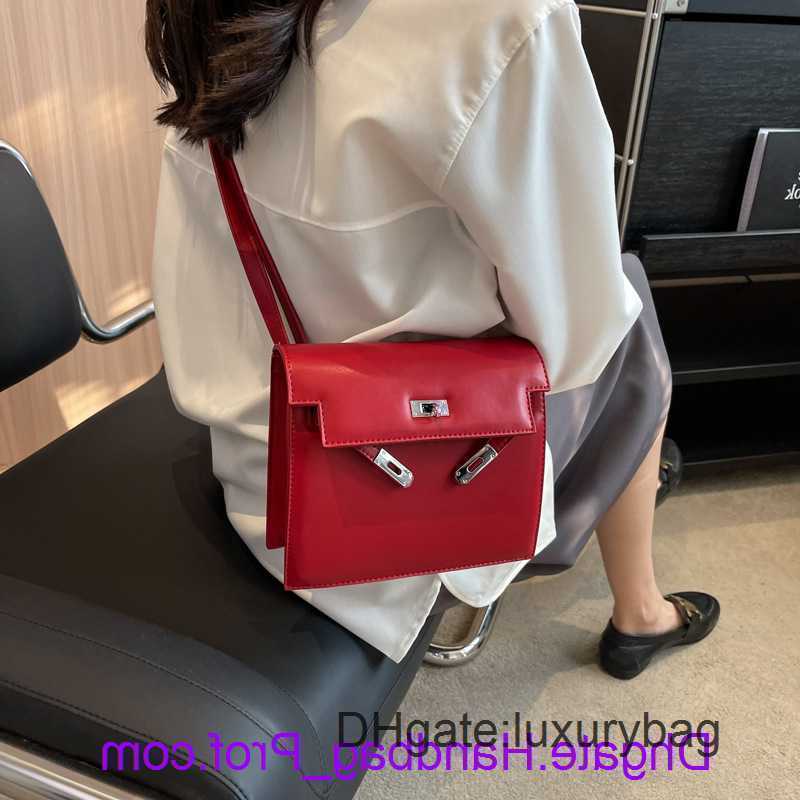 Hrems Designer Wholesale kyllie tote bags online store Advanced Texture Small Design Bag Women's 2023 New Fashion Versatile Crossbody Square With Real Logo 5GUH, Claret
Hrems Designer Wholesale kyllie tote bags online store Advanced Texture Small Design Bag Women's 2023 New Fashion Versatile Crossbody Square With Real Logo 5GUH, Claret