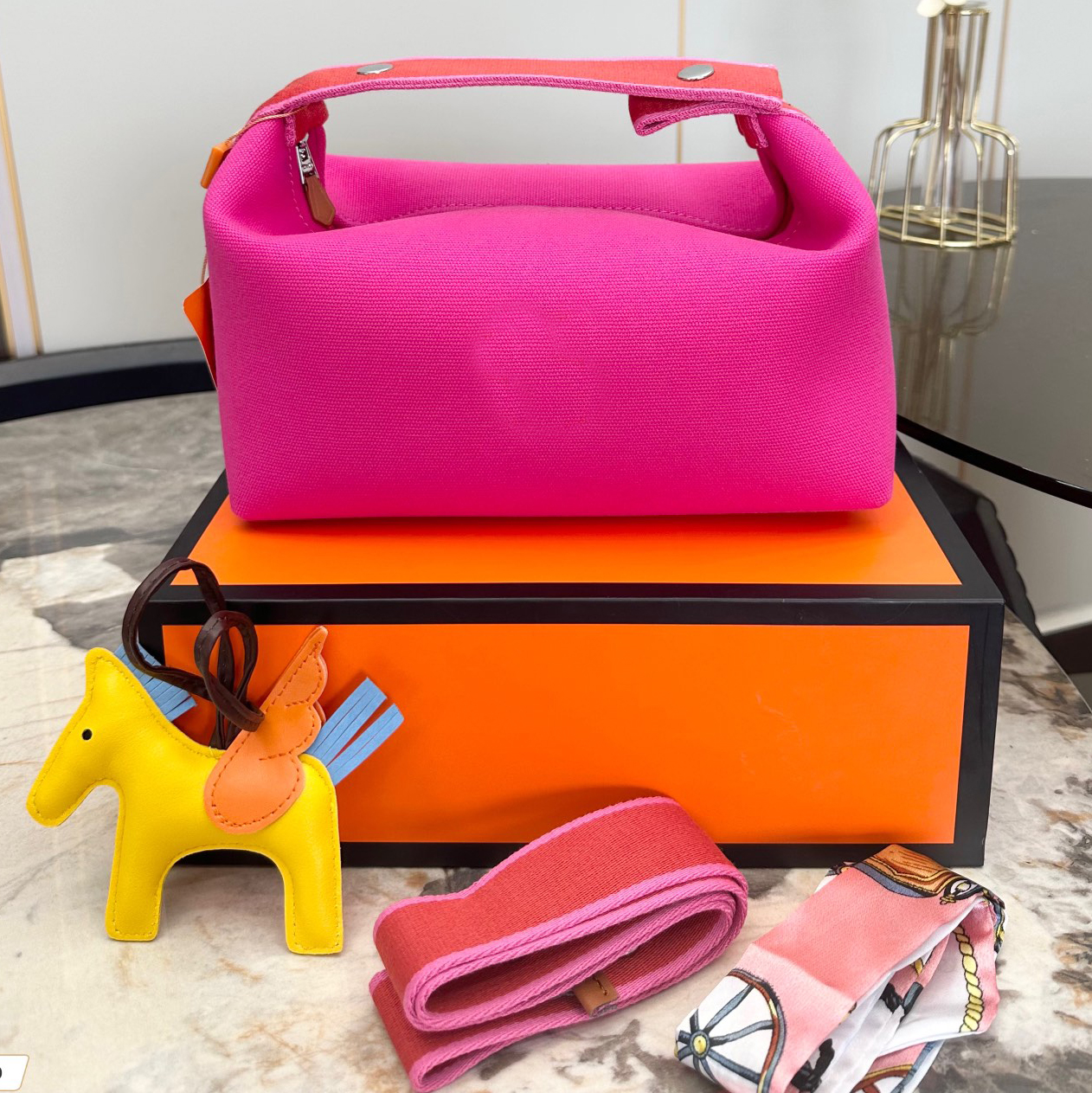 Tote Bag Designer Brand Bag Cross Body Ribbons Canvas Printing Luxury Handbag Fashion Shoulder High Quality Bag Women Letter Purse Phone Wallet Plain, Box
Tote Bag Designer Brand Bag Cross Body Ribbons Canvas Printing Luxury Handbag Fashion Shoulder High Quality Bag Women Letter Purse Phone Wallet Plain, Box