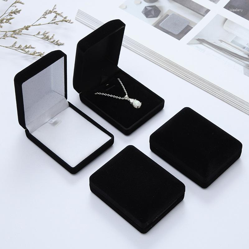 Jewelry Pouches High-grade Red Pendant Storage Box Flannelette Earrings Brooch Holding Display Wholesale
Jewelry Pouches High-grade Red Pendant Storage Box Flannelette Earrings Brooch Holding Display Wholesale