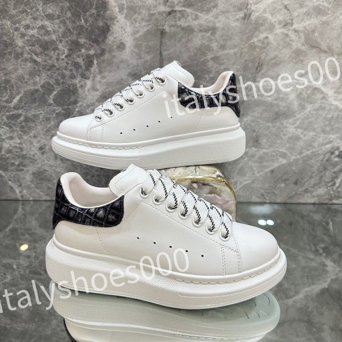 New Luxurys Fashion Shoes White Black Dream Sneaker womens and mens Rubber Sole Soft Calfskin Leather Lace-up Trainers, 05
New Luxurys Fashion Shoes White Black Dream Sneaker womens and mens Rubber Sole Soft Calfskin Leather Lace-up Trainers, 05