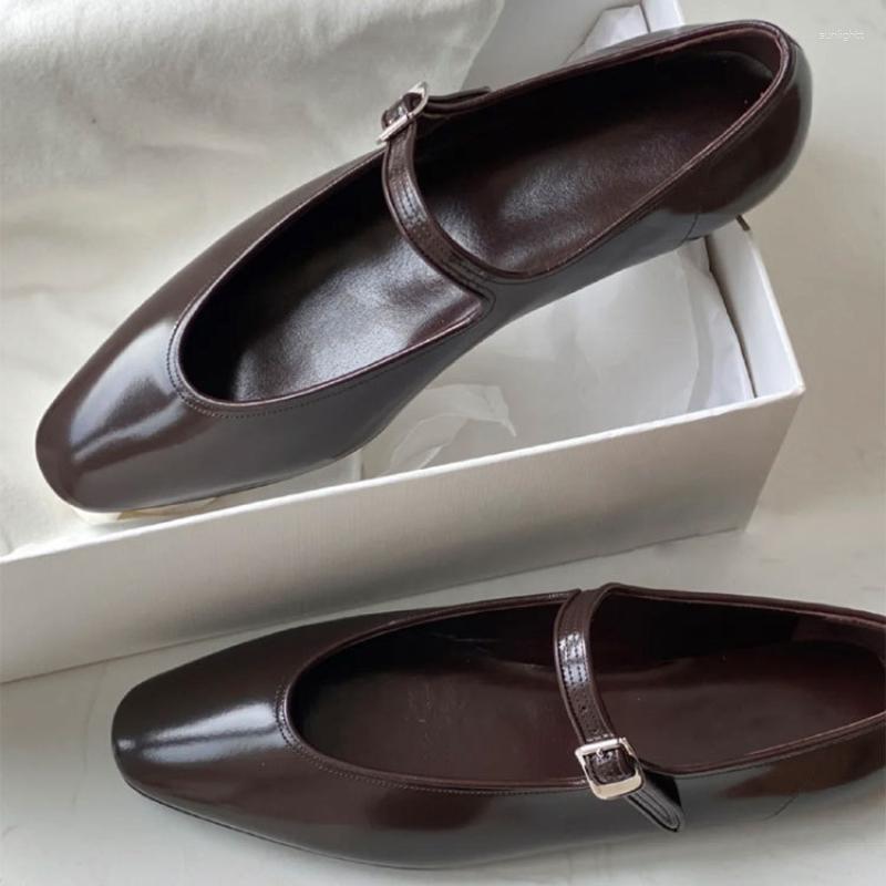 Dress Shoes Fashion Bright Leather Mary Jane Flats Women French Style Retro Elegant Falt Pumps Luxury One-line Buckle Zapatos Mujer, Black
Dress Shoes Fashion Bright Leather Mary Jane Flats Women French Style Retro Elegant Falt Pumps Luxury One-line Buckle Zapatos Mujer, Black