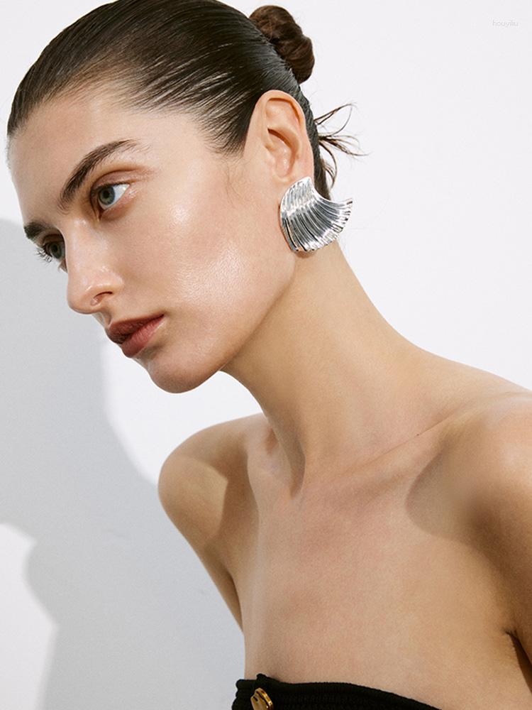 Stud Earrings Freetry Fashion Sea Wave Shell For Women Personality Silver Color Metal Twisted Statement Jewelry
Stud Earrings Freetry Fashion Sea Wave Shell For Women Personality Silver Color Metal Twisted Statement Jewelry