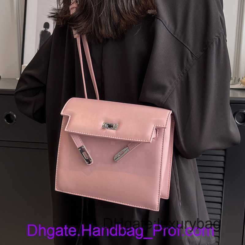 Hrems Designer Wholesale kyllie tote bags online store Advanced Small Bag 2023 New Womens Spring and Summer Versatile Crossbody Square Portab With Real Logo, Black
Hrems Designer Wholesale kyllie tote bags online store Advanced Small Bag 2023 New Womens Spring and Summer Versatile Crossbody Square Portab With Real Logo, Black