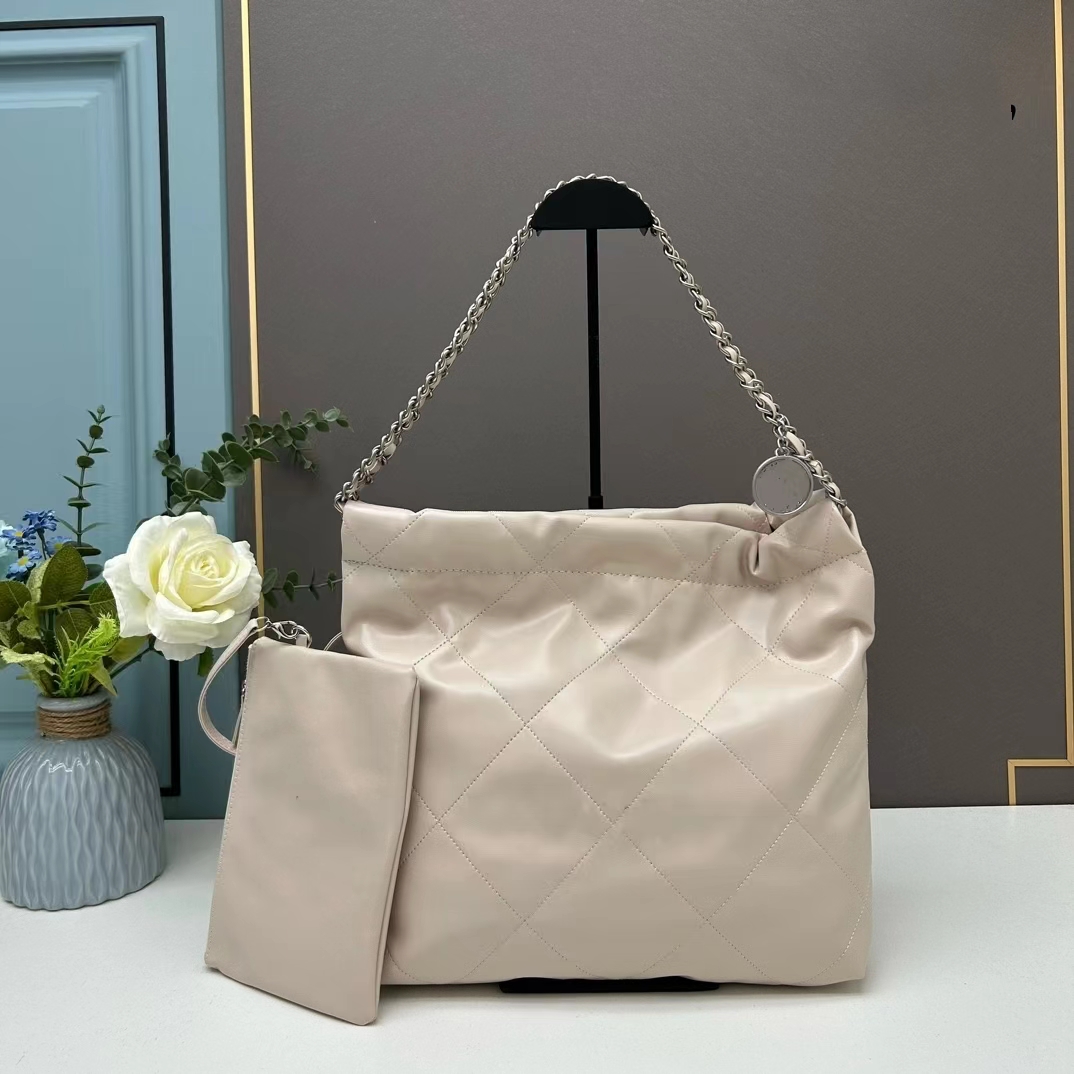 9A designer chain bag Bin bag fashionable cross body female shoulder bag shiny calfskin gold metal top luxury new model
9A designer chain bag Bin bag fashionable cross body female shoulder bag shiny calfskin gold metal top luxury new model