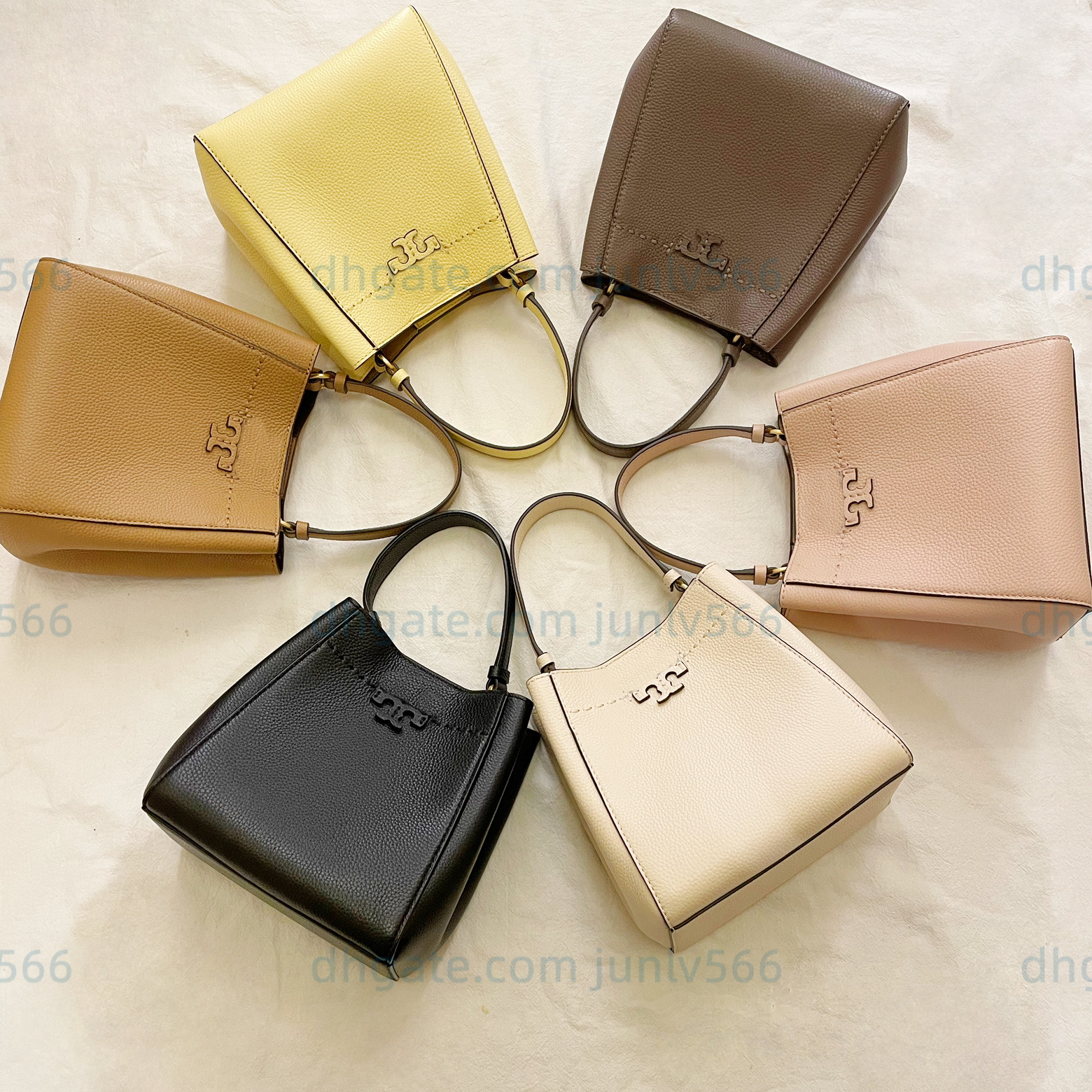Women Tote Classical Evening Bag Plain Fashion Luxury Designer Chain Bucket Bag Drawstring Bag Interior Slot Pocket Cow Leather Crossbody Bag, Red
Women Tote Classical Evening Bag Plain Fashion Luxury Designer Chain Bucket Bag Drawstring Bag Interior Slot Pocket Cow Leather Crossbody Bag, Red