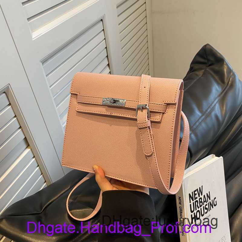 Hrems Designer Wholesale kyllie tote bags online store Versatile Small Bag for Women Spring Summer 2023 New Fashion Texture Crossbody with Wes With Real Logo, Pink
Hrems Designer Wholesale kyllie tote bags online store Versatile Small Bag for Women Spring Summer 2023 New Fashion Texture Crossbody with Wes With Real Logo, Pink