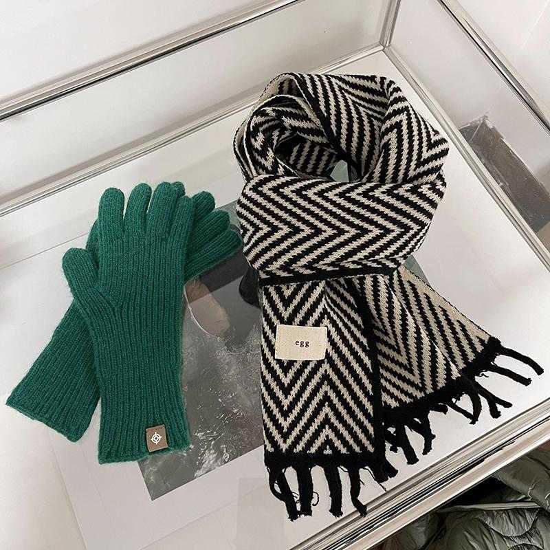 Scarves Dolphin Women Autumn Winter Wave Strip Scarf Egg Neckerchief Soft Black White Warm Knitted Woolen Ins Neck Pashmina Shawl
Scarves Dolphin Women Autumn Winter Wave Strip Scarf Egg Neckerchief Soft Black White Warm Knitted Woolen Ins Neck Pashmina Shawl