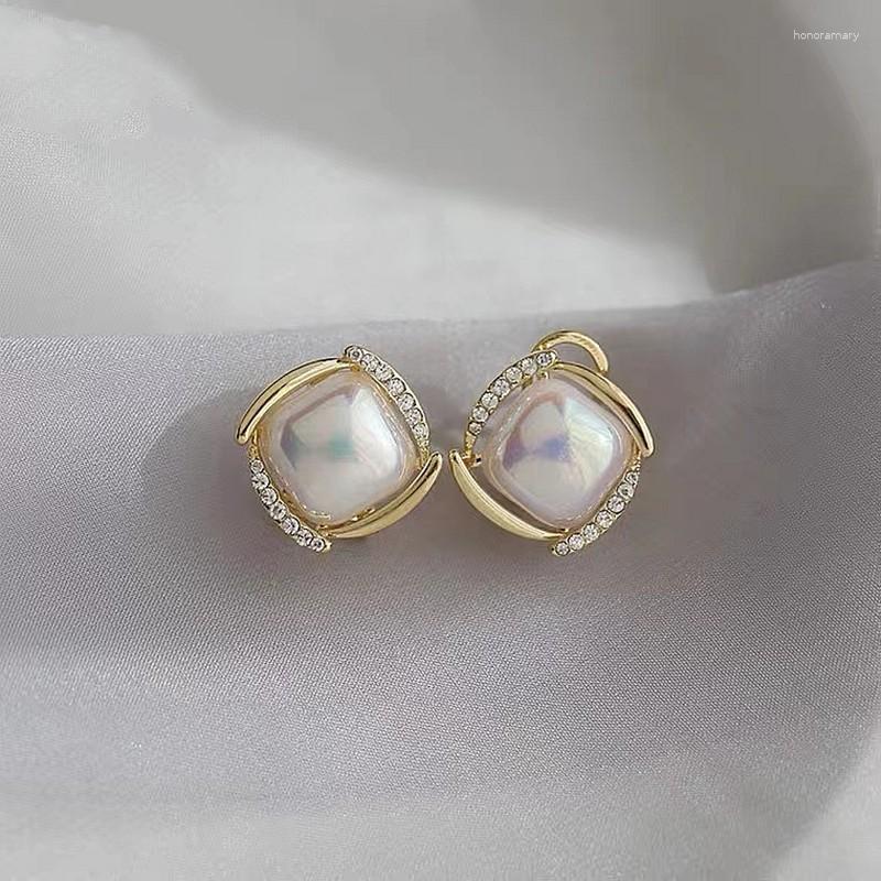 Stud Earrings 2023 Exquisite Geometric Square Sweet Pearl Senior Fashion Crystal Women Jewelry Girl's Accessorie
Stud Earrings 2023 Exquisite Geometric Square Sweet Pearl Senior Fashion Crystal Women Jewelry Girl's Accessorie