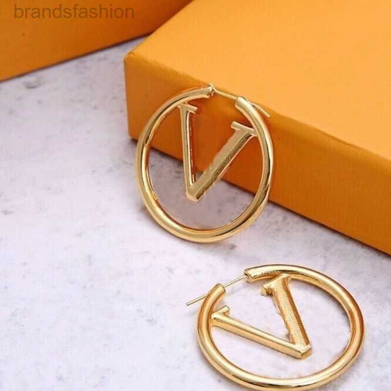 The circle 18k gold hoop earring designer for woman earring fashion earings Stainless steel non allergic non fading Wedding Christmas Holiday Gift diamond
The circle 18k gold hoop earring designer for woman earring fashion earings Stainless steel non allergic non fading Wedding Christmas Holiday Gift diamond