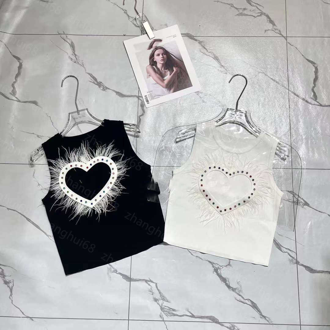 23ss womens designer clothing Womens Knits Solid color Color diamond love figure 5 feather decoration knitted vest tops High quality womens clothes
23ss womens designer clothing Womens Knits Solid color Color diamond love figure 5 feather decoration knitted vest tops High quality womens clothes