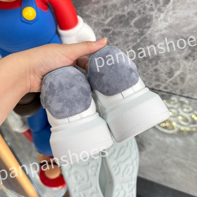 2023 Top Luxurys Designer sneaker shoes women Casual shoes mens leather white platforms with black outdoor sneakers size 35-46, 07
2023 Top Luxurys Designer sneaker shoes women Casual shoes mens leather white platforms with black outdoor sneakers size 35-46, 07