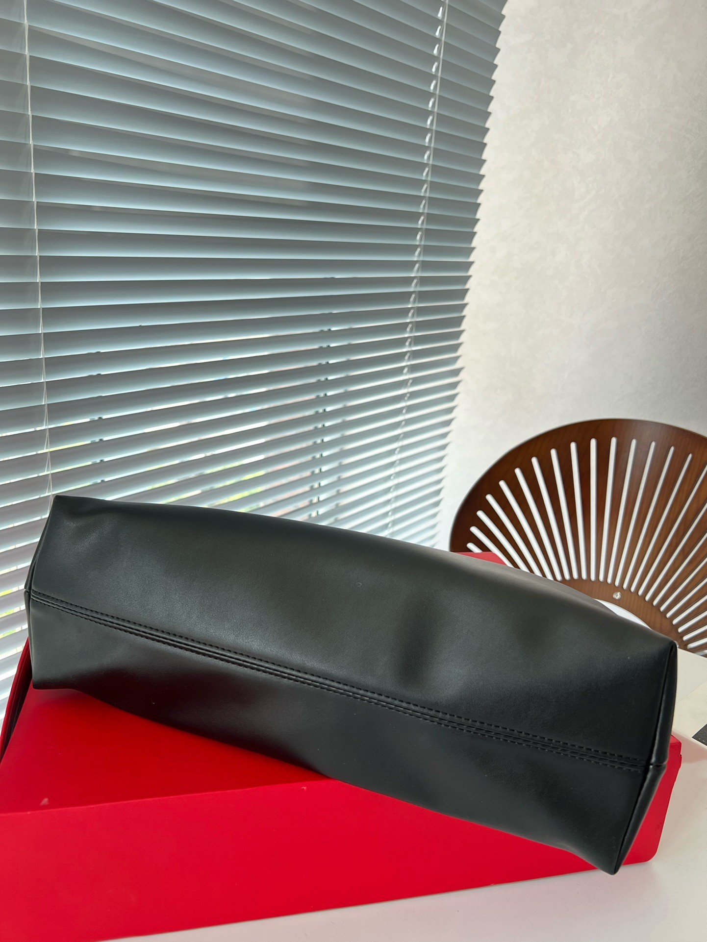 Star Style Hand Clip Bag 2023 Leisure Cloud Bag Lock Buckle One Shoulder Diagonal Straddle Bag, Black
Star Style Hand Clip Bag 2023 Leisure Cloud Bag Lock Buckle One Shoulder Diagonal Straddle Bag, Black