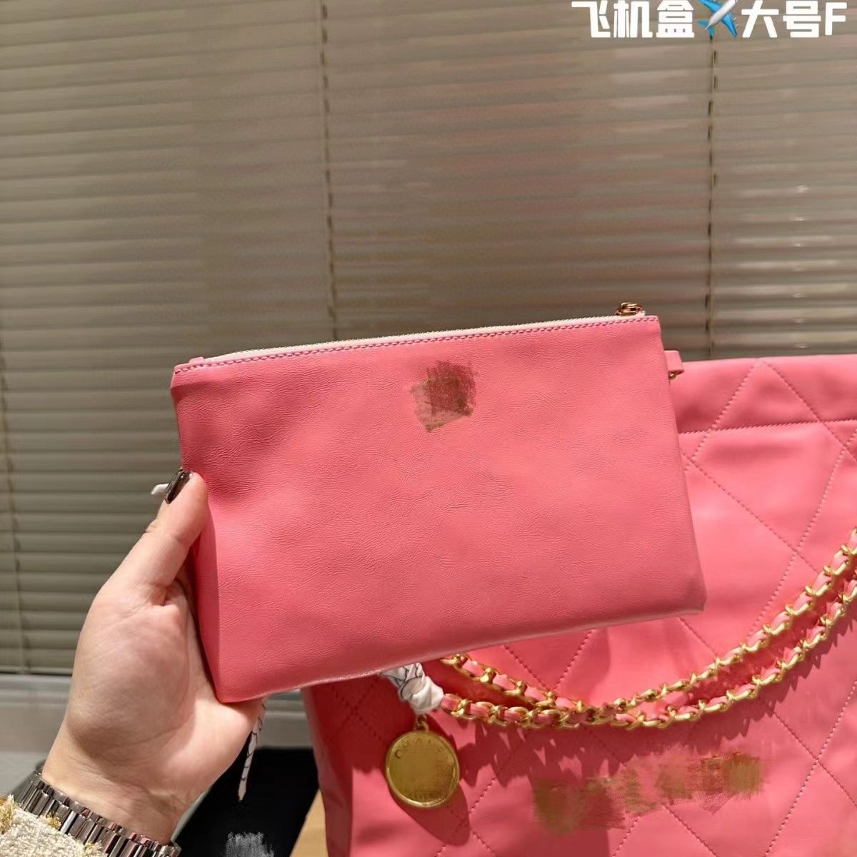Women's shopping bag large-capacity garbage bag computer bag original single quality classic imported leather hardware with version ruler AS3261
Women's shopping bag large-capacity garbage bag computer bag original single quality classic imported leather hardware with version ruler AS3261