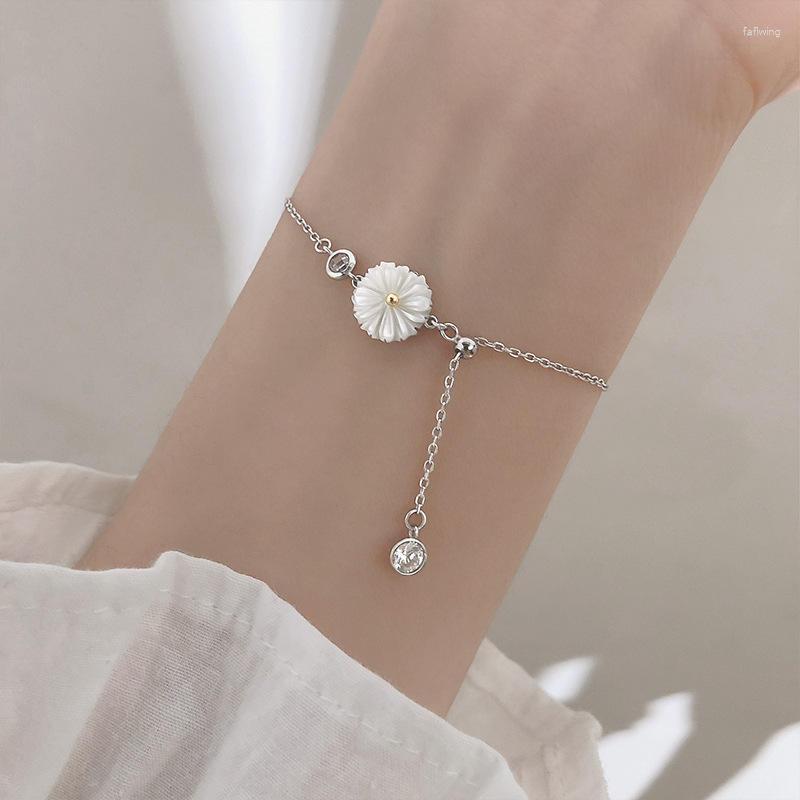 Charm Bracelets Cute Copper Shell Daisy Pull Bracelet 2023 Summer Statement Adjustable Flower Chain For Women Girl
Charm Bracelets Cute Copper Shell Daisy Pull Bracelet 2023 Summer Statement Adjustable Flower Chain For Women Girl