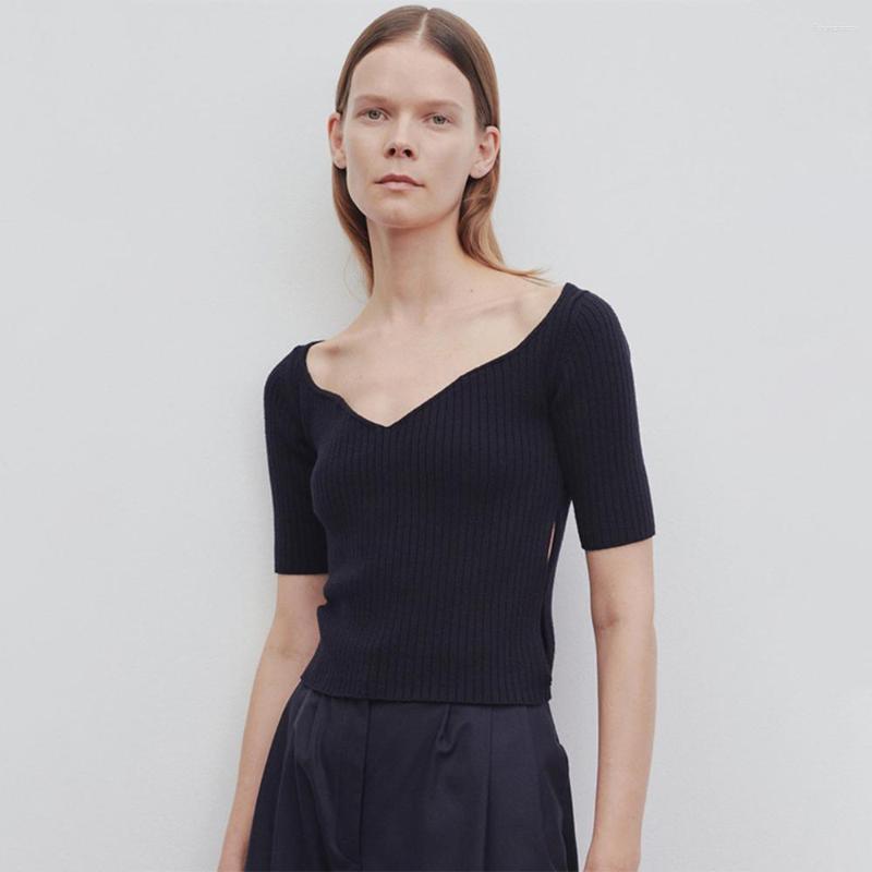 Women' T Shirts The R0w Summer V-neck Slim Stretch Knit 2-colour Short-sleeved Simple Top, Black
Women' T Shirts The R0w Summer V-neck Slim Stretch Knit 2-colour Short-sleeved Simple Top, Black