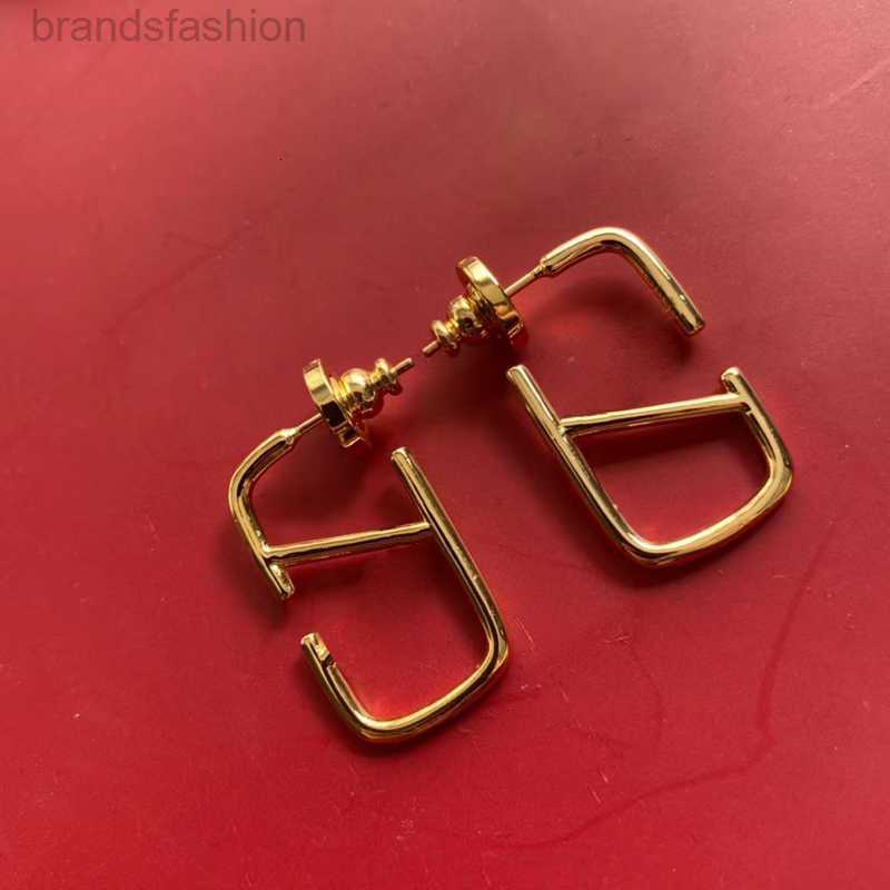 Womens Earrings Jewelry Designer Earring Ear Studs Letter V Diamonds Luxurys Golden Fashion Silver Needle Copper Earrings For Ladies Birthday Party Gift
Womens Earrings Jewelry Designer Earring Ear Studs Letter V Diamonds Luxurys Golden Fashion Silver Needle Copper Earrings For Ladies Birthday Party Gift
