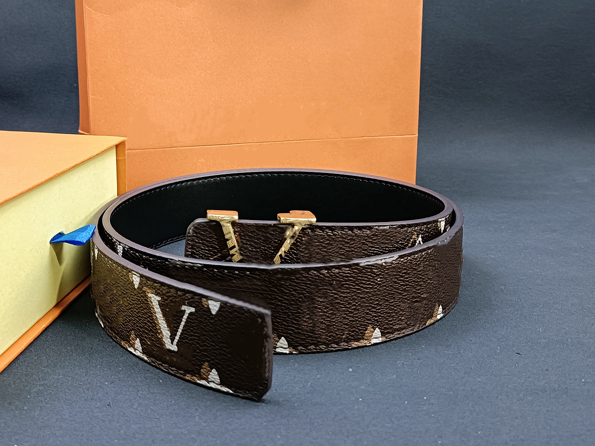 Mens Designer Tricolor buckle Belts for women Genuine Leather ladies jeans belt pin buckle casual strap wholesale letter belt 028, #1
Mens Designer Tricolor buckle Belts for women Genuine Leather ladies jeans belt pin buckle casual strap wholesale letter belt 028, #1