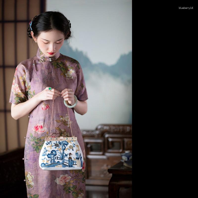 Ethnic Clothing Summer Retro Floral Print Chinese Long Cheongsam For Women Improved Slim Slimming Dresses Casual Stand Up Collar Elegant
Ethnic Clothing Summer Retro Floral Print Chinese Long Cheongsam For Women Improved Slim Slimming Dresses Casual Stand Up Collar Elegant