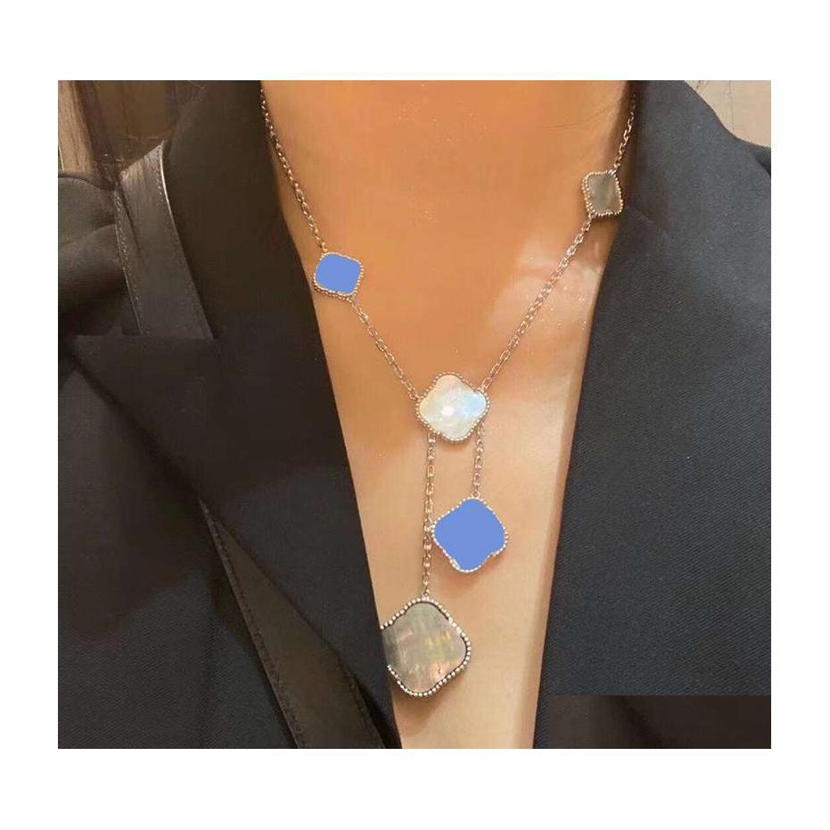 Pendant Necklaces Pure Sier Elegant Sixflower Pendants Necklace Designer 4/Four Leaf Clover Charm Bracelets Chain 1 Ky
Pendant Necklaces Pure Sier Elegant Sixflower Pendants Necklace Designer 4/Four Leaf Clover Charm Bracelets Chain 1 Ky