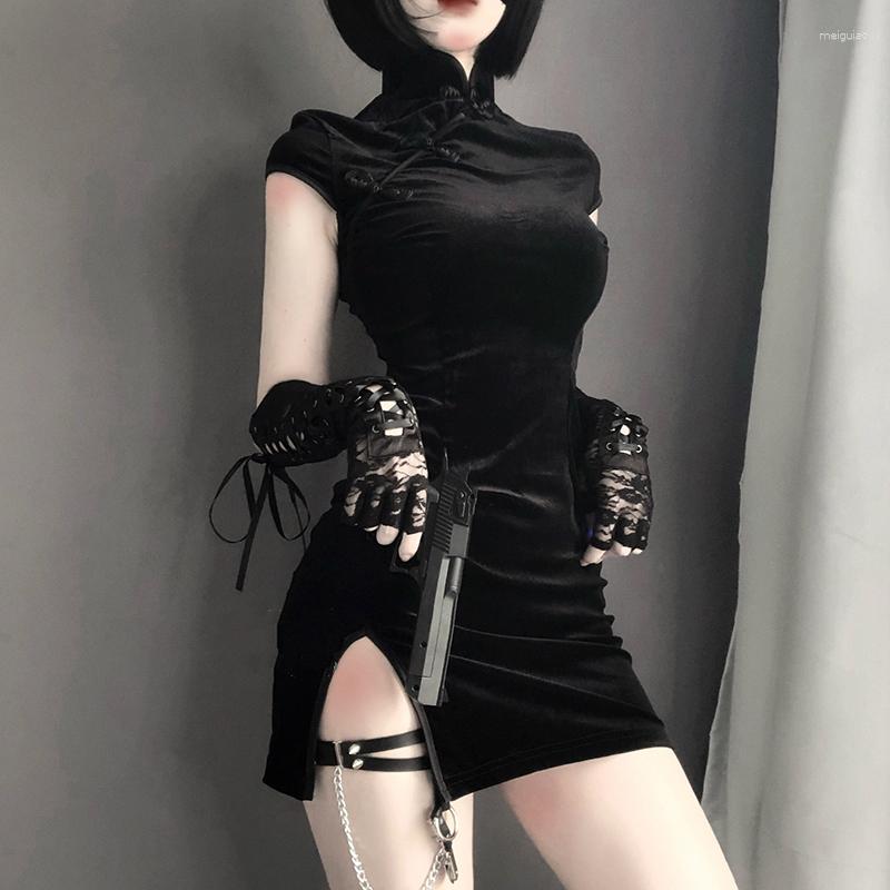 Ethnic Clothing Sexy Vintage Velvet Elegant Cheongsam Gothic Hem Split Punk Chinese Style Bodycon Mini Dress Women Qipao Temptation Uniform
Ethnic Clothing Sexy Vintage Velvet Elegant Cheongsam Gothic Hem Split Punk Chinese Style Bodycon Mini Dress Women Qipao Temptation Uniform