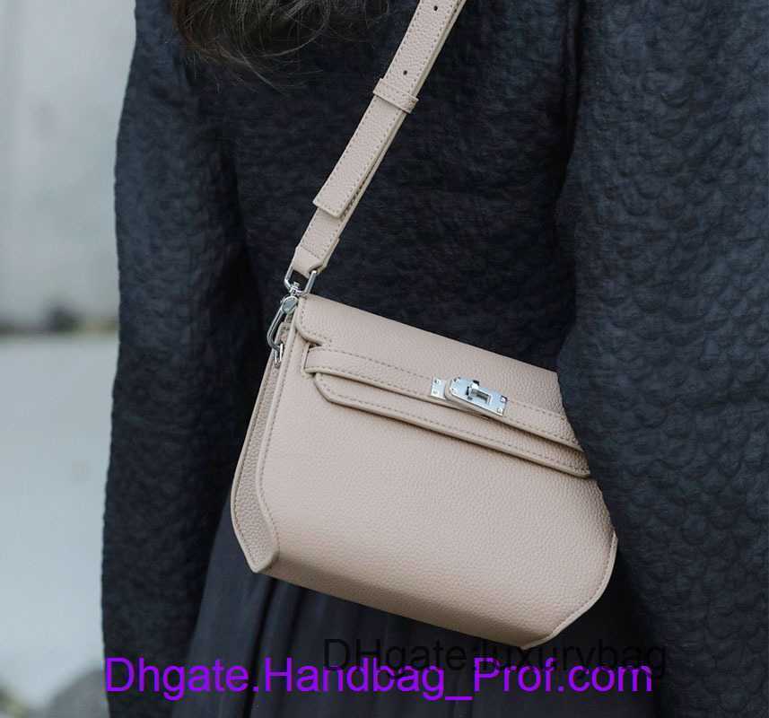 Hrems Designer Wholesale kyllie tote bags online store Genuine Leather Bag 2023 New Fashion Premium Postman Commuter Small Headcoat Cowhide O With Real Logo, Khaki
Hrems Designer Wholesale kyllie tote bags online store Genuine Leather Bag 2023 New Fashion Premium Postman Commuter Small Headcoat Cowhide O With Real Logo, Khaki