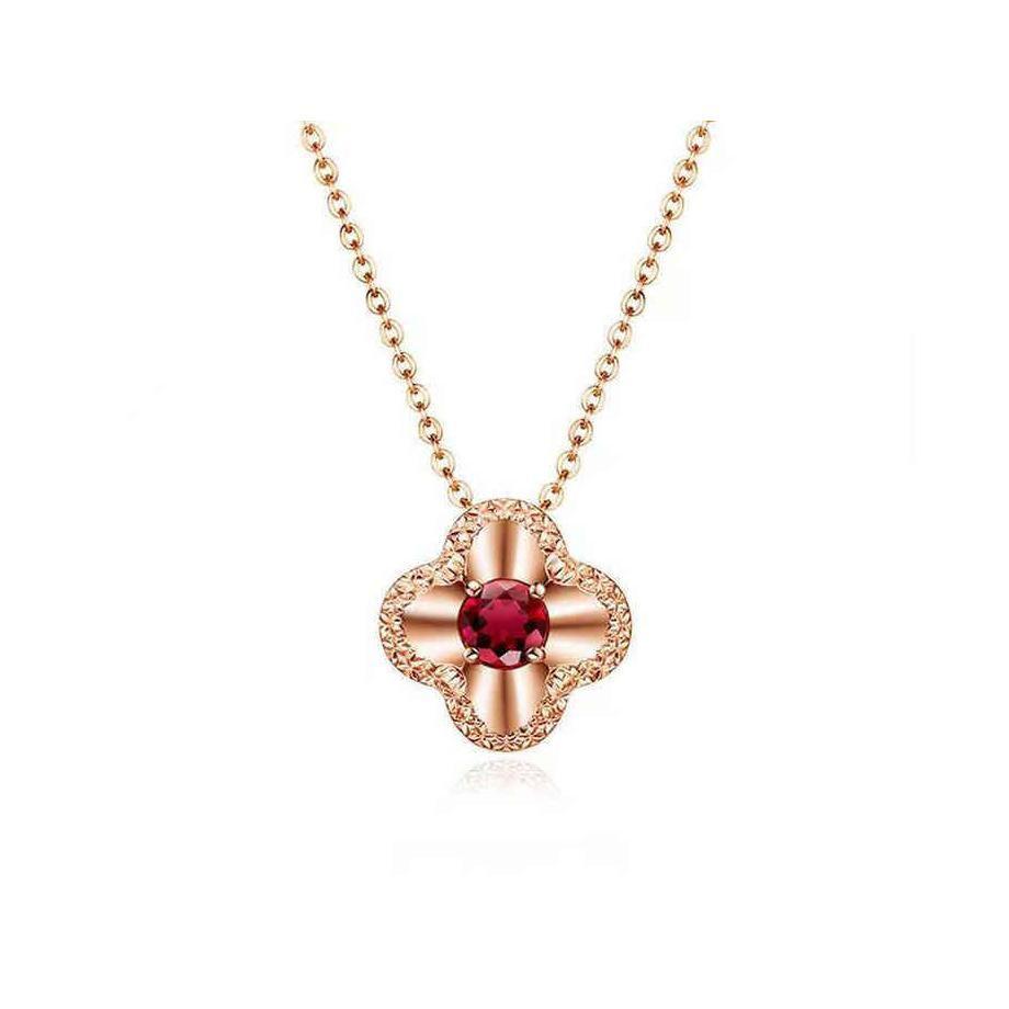 Pendant Necklaces A Two Wearing 18K Gold Clover Necklace Light And Extravagant Small Number Of People Wear Both Sid Dhi6U
Pendant Necklaces A Two Wearing 18K Gold Clover Necklace Light And Extravagant Small Number Of People Wear Both Sid Dhi6U